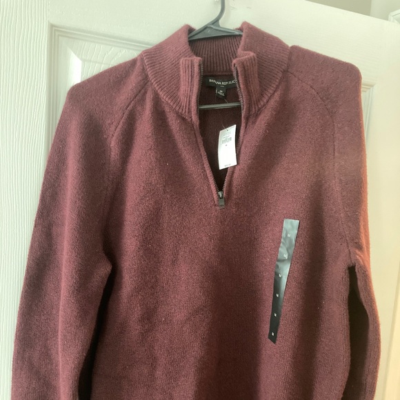 Banana Republic Quarter Zip NWT - Picture 1 of 3